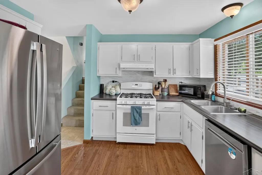 2112 Hillgrove Parkway Midland City MI 48642