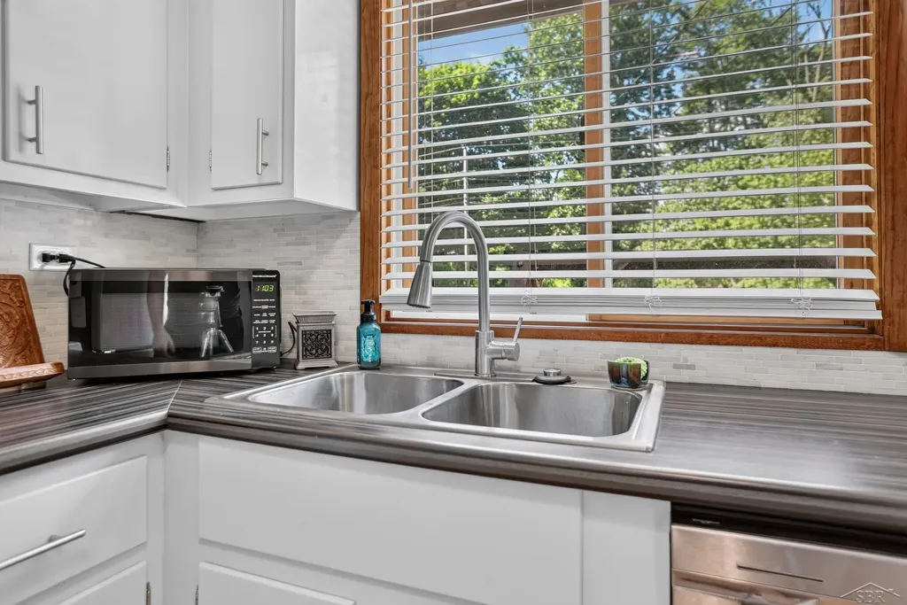 2112 Hillgrove Parkway Midland City MI 48642