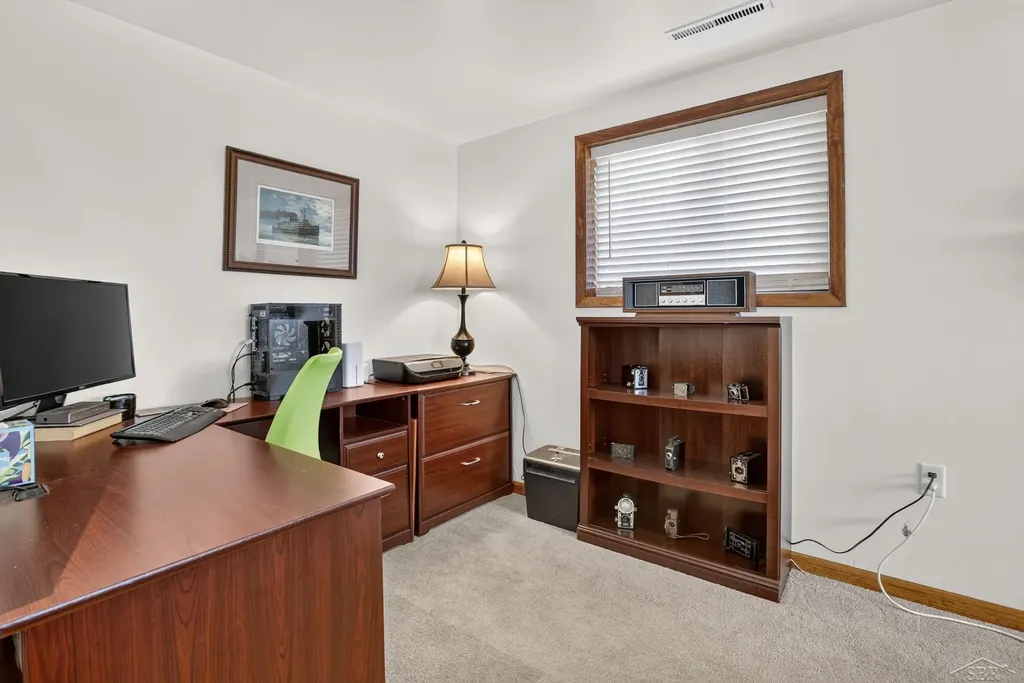 2112 Hillgrove Parkway Midland City MI 48642