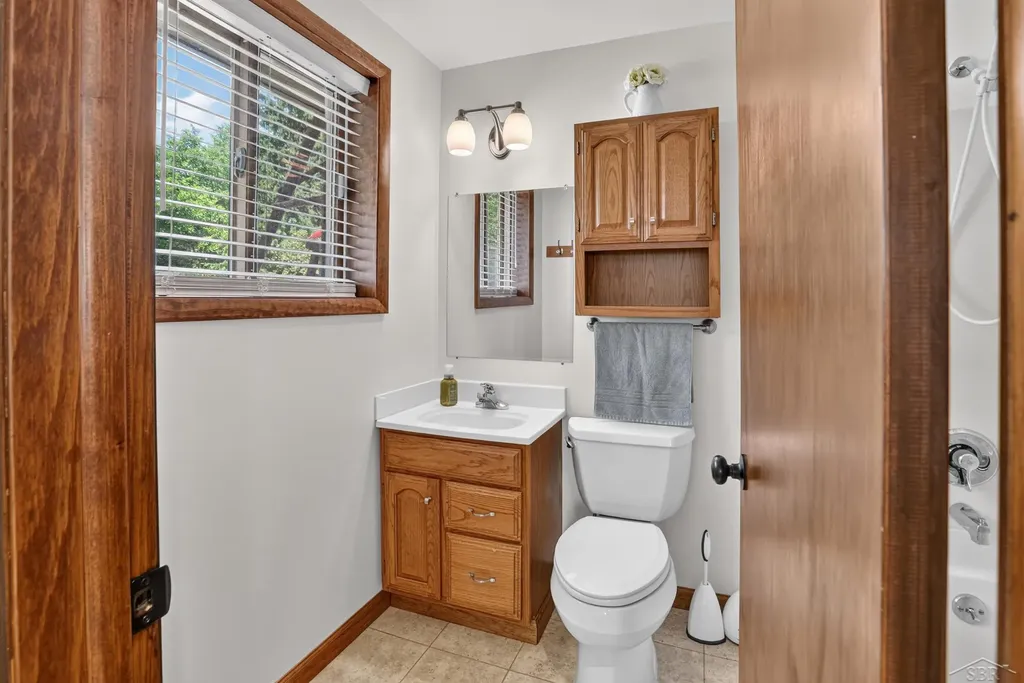 2112 Hillgrove Parkway Midland City MI 48642