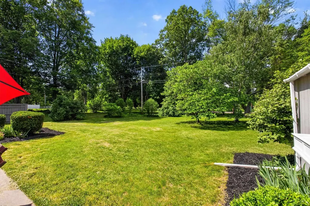2112 Hillgrove Parkway Midland City MI 48642