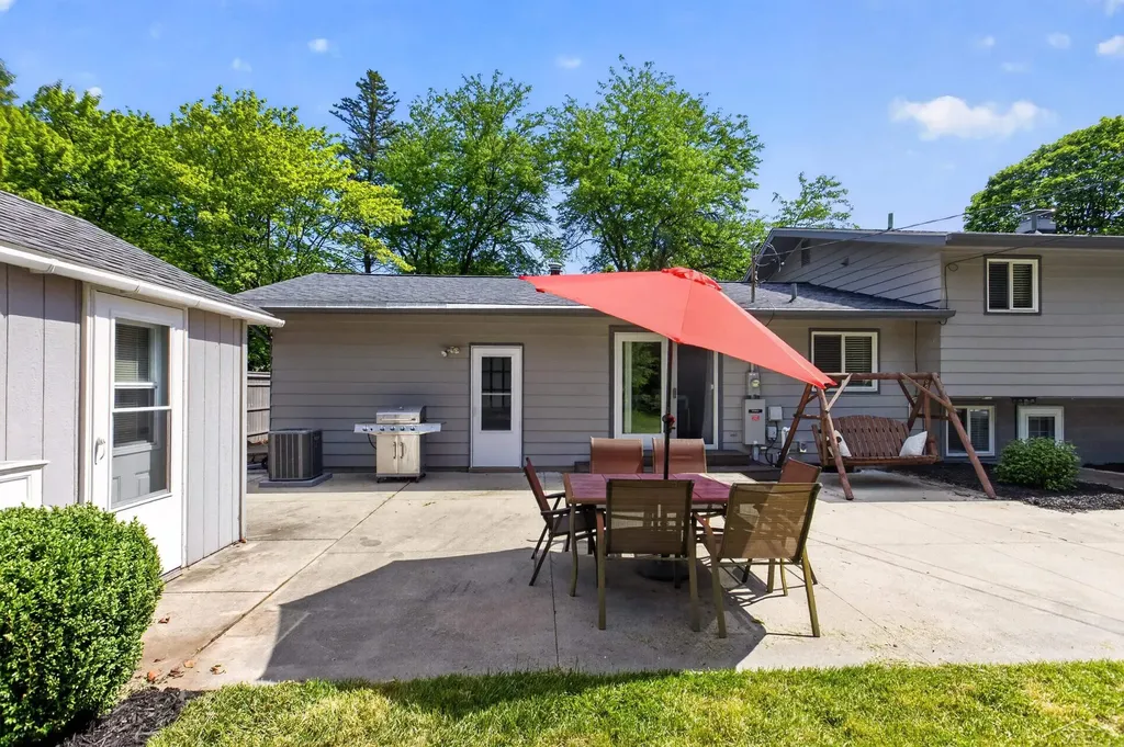 2112 Hillgrove Parkway Midland City MI 48642