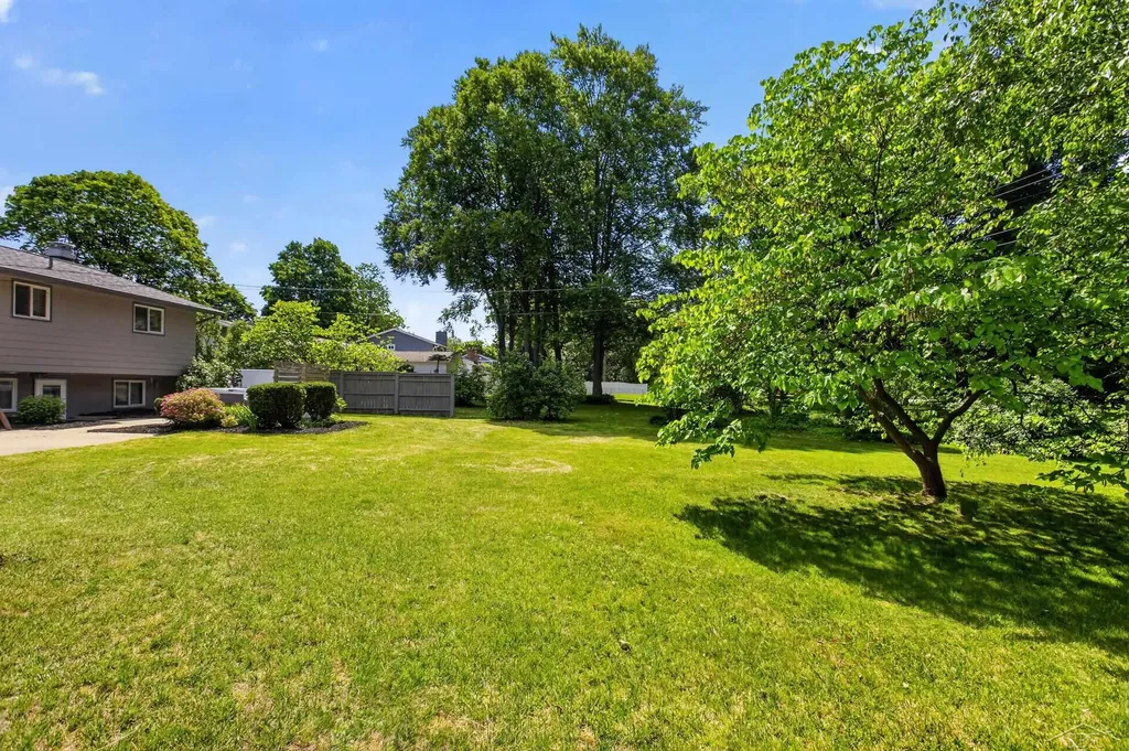 2112 Hillgrove Parkway Midland City MI 48642