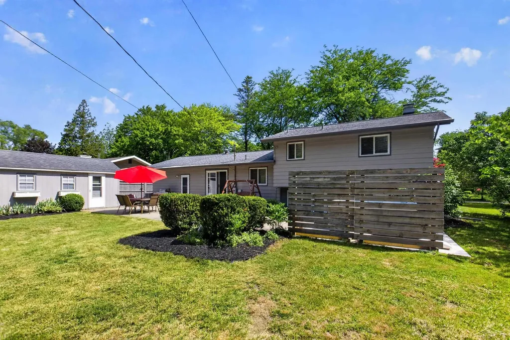 2112 Hillgrove Parkway Midland City MI 48642