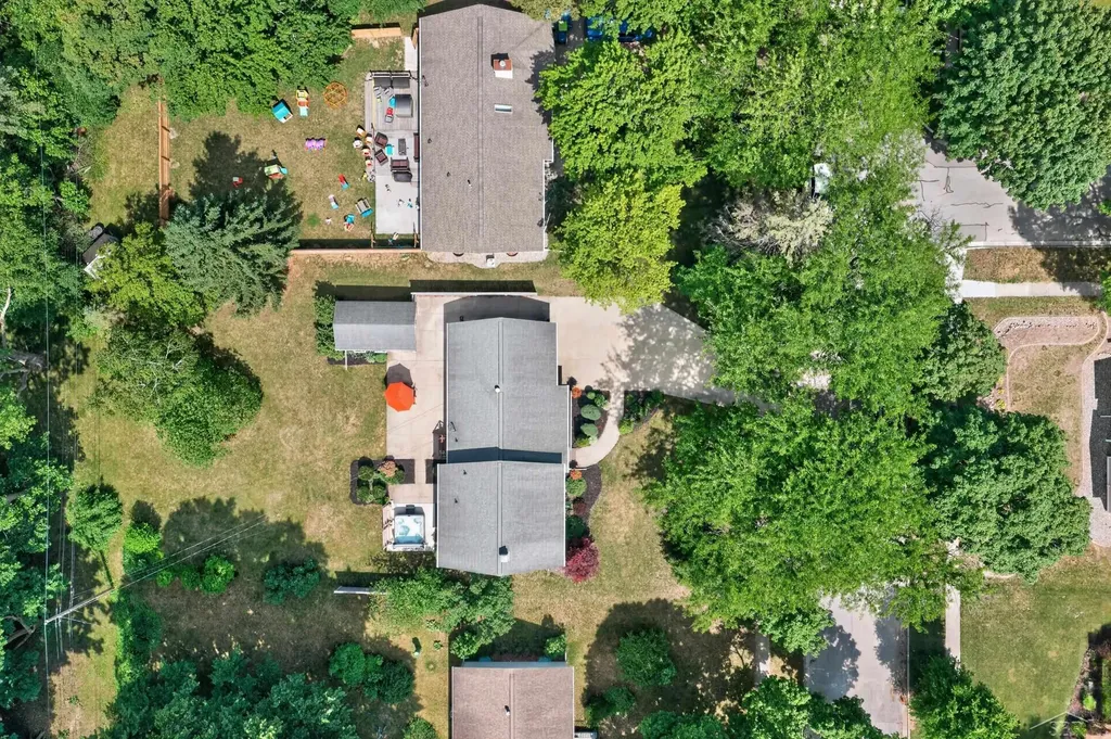 2112 Hillgrove Parkway Midland City MI 48642