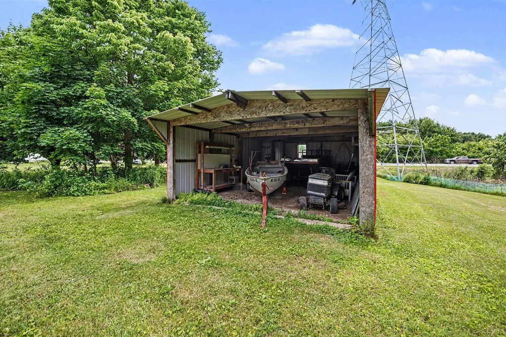 7123 Dixie Highway Bridgeport Charter Township MI 48722