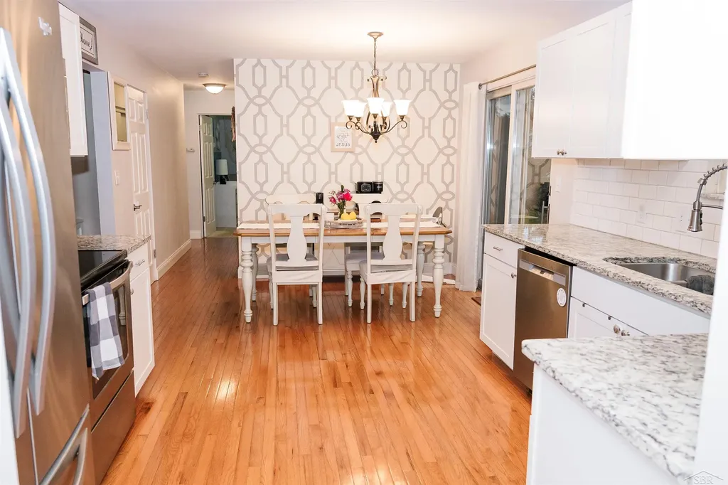 4201 Sweetbriar Dr. Drive Saginaw Charter Township MI 48603