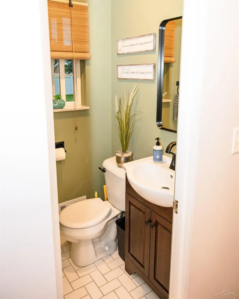 4201 Sweetbriar Dr. Drive Saginaw Charter Township MI 48603
