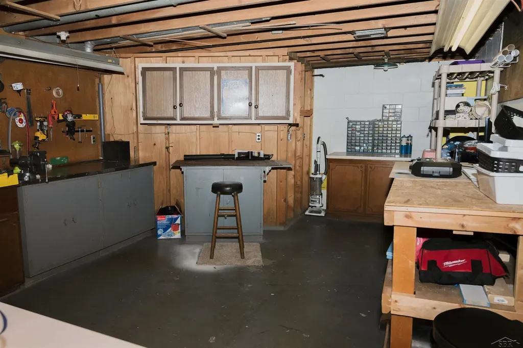 4201 Sweetbriar Dr. Drive Saginaw Charter Township MI 48603