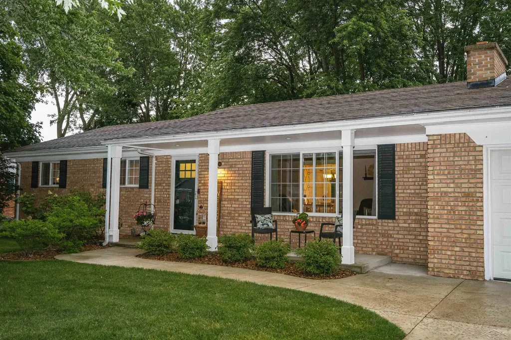 4201 Sweetbriar Dr. Drive Saginaw Charter Township MI 48603