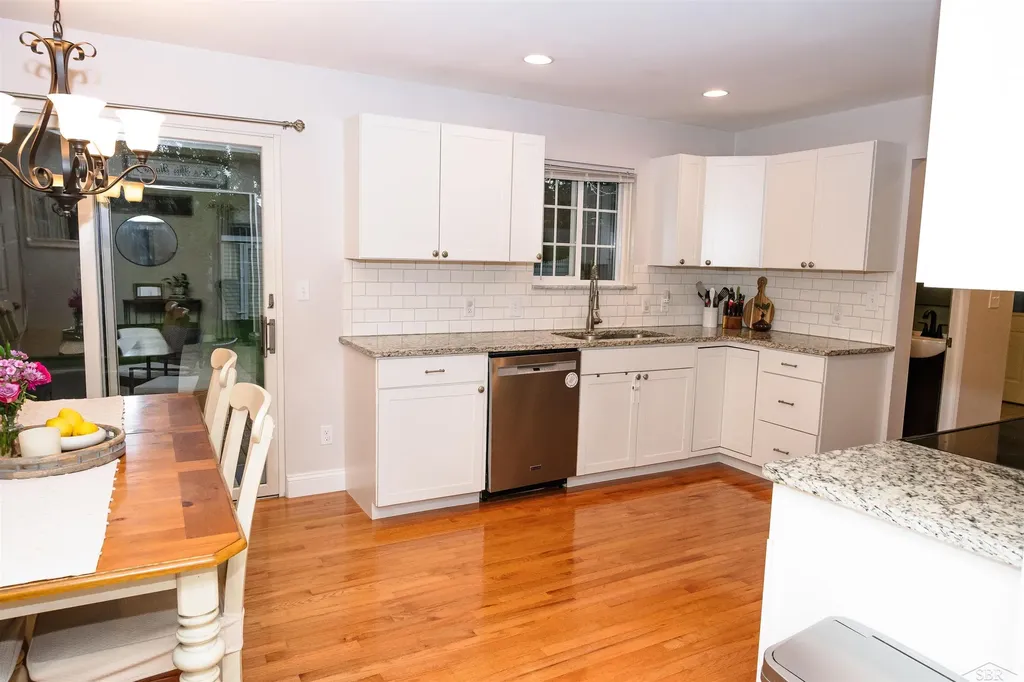 4201 Sweetbriar Dr. Drive Saginaw Charter Township MI 48603