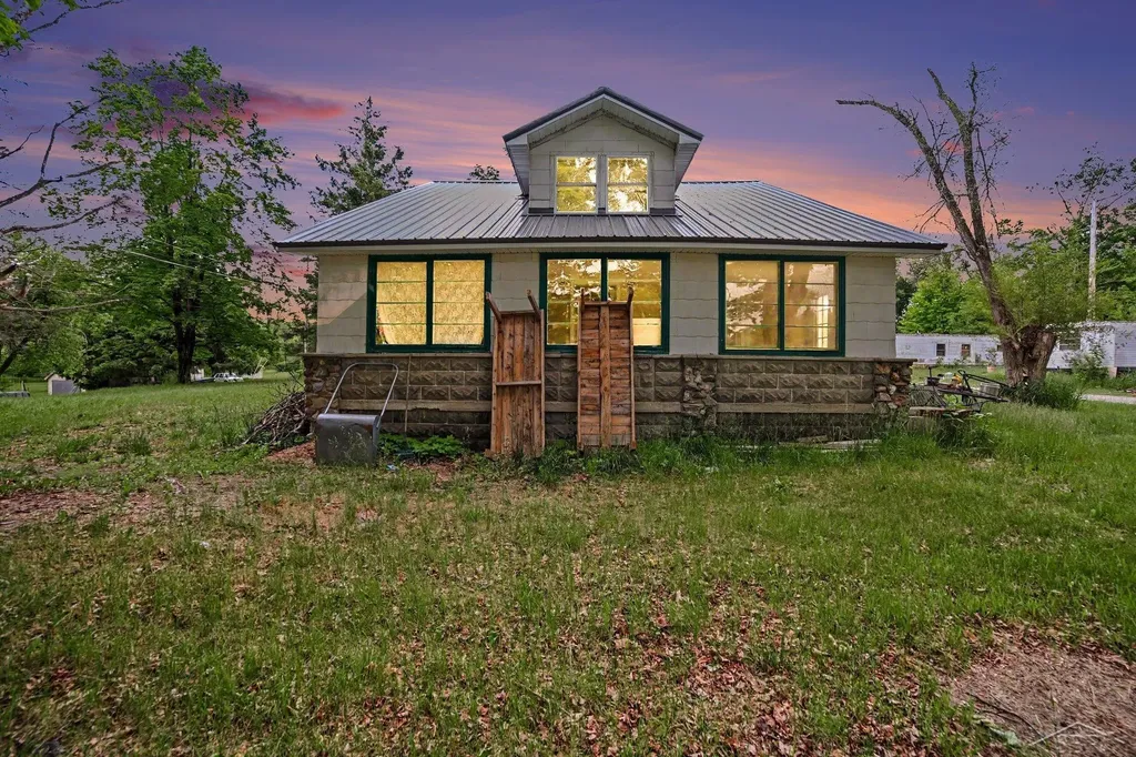 1450 N Abbe Road Comins Township MI 48621