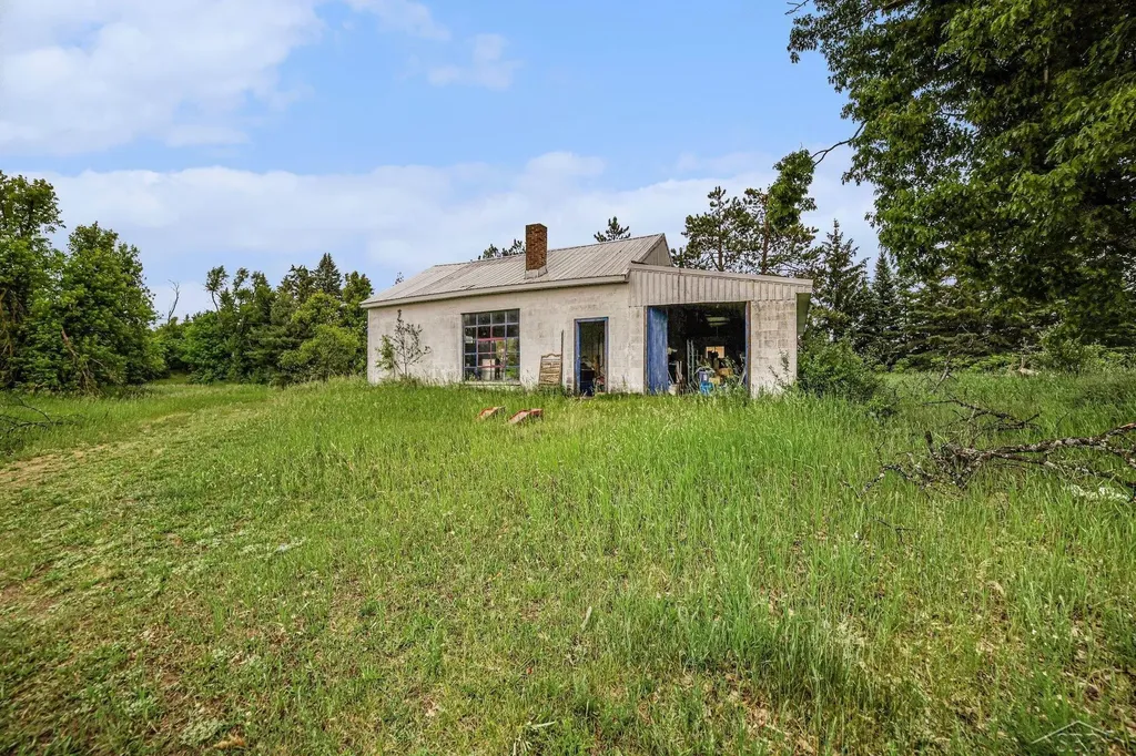 1450 N Abbe Road Comins Township MI 48621