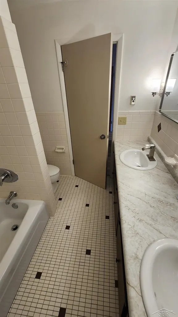 240 W Tuscola Unit 15 Street Frankenmuth City MI 48734