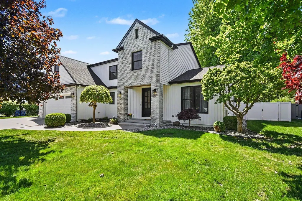6715 Deer Run Trail Saginaw Charter Township MI 48603