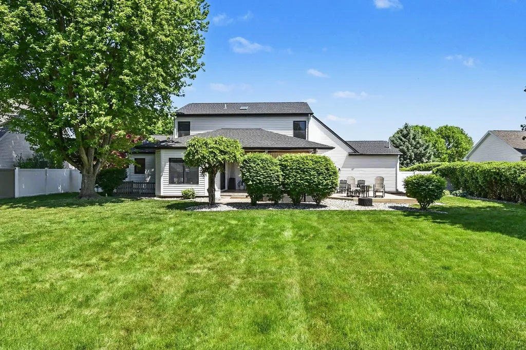 6715 Deer Run Trail Saginaw Charter Township MI 48603