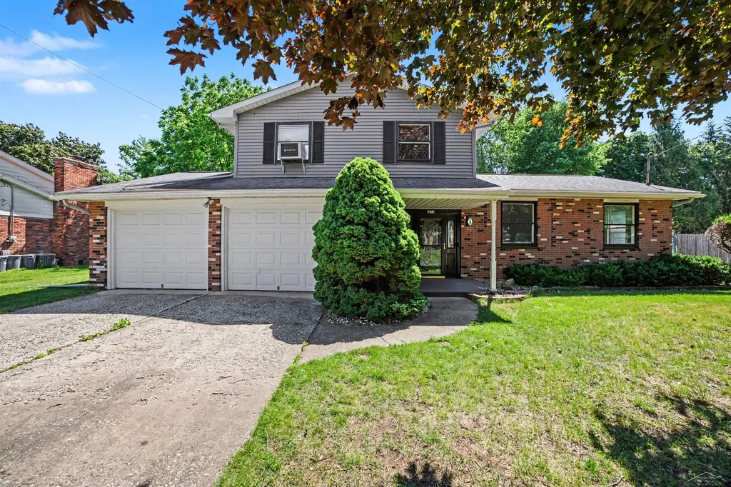 1870 W Packard Drive Saginaw Charter Township MI 48638