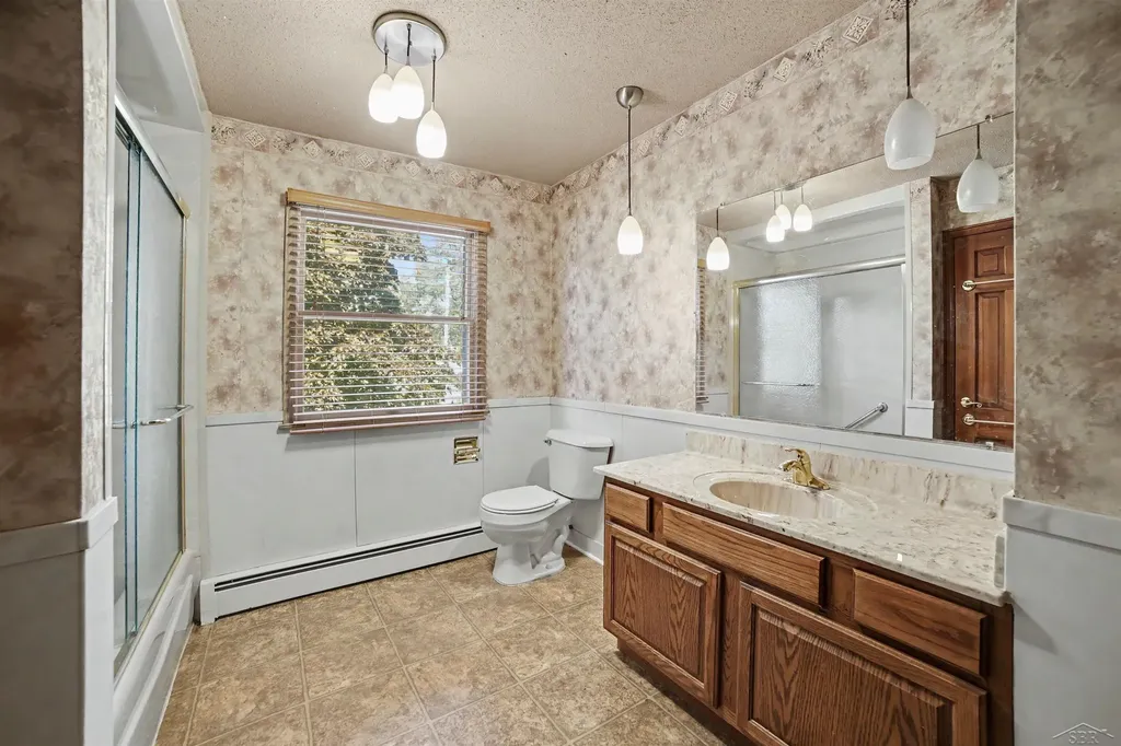 1870 W Packard Drive Saginaw Charter Township MI 48638