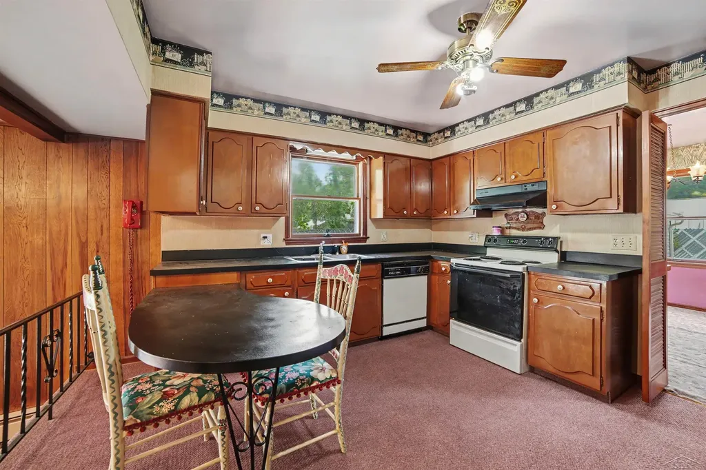 1870 W Packard Drive Saginaw Charter Township MI 48638
