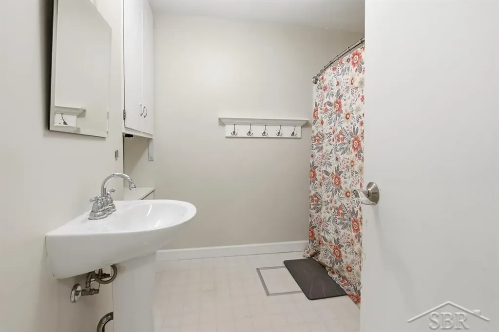 1405 Helen Street Bay City City MI 48708
