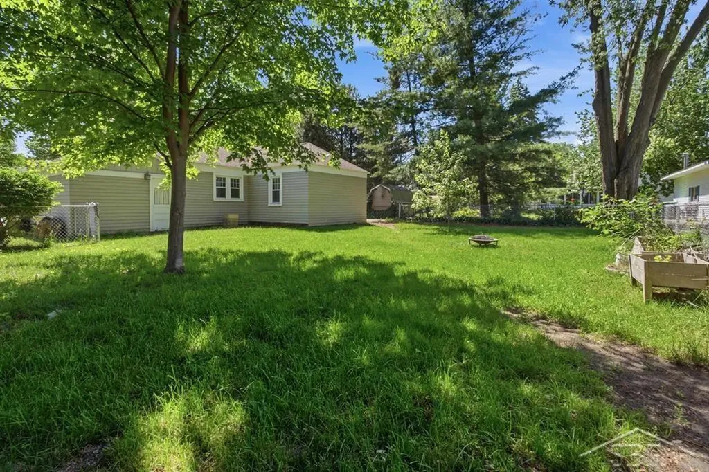 1405 Helen Street Bay City City MI 48708