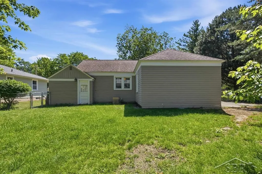 1405 Helen Street Bay City City MI 48708