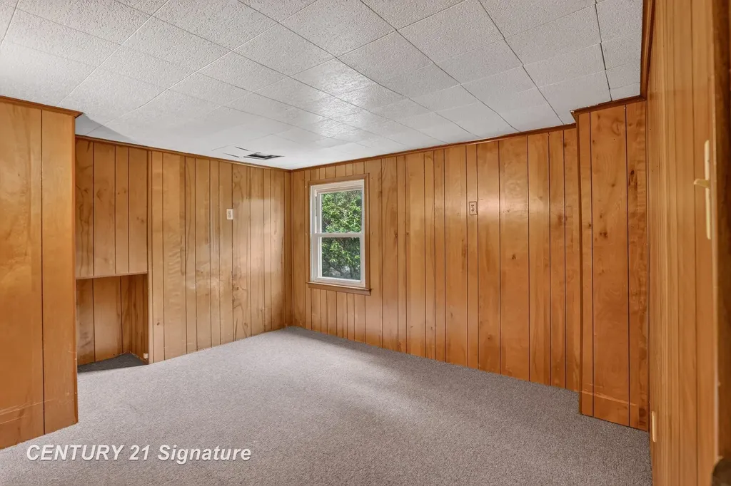 1907 James Street Essexville City MI 48732