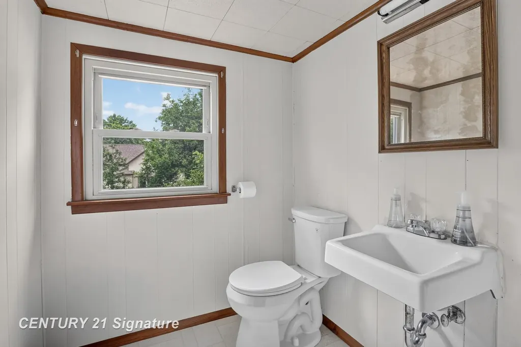 1907 James Street Essexville City MI 48732