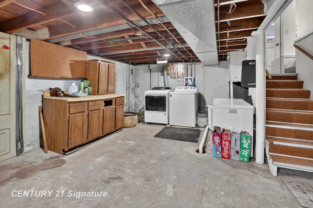 1907 James Street Essexville City MI 48732