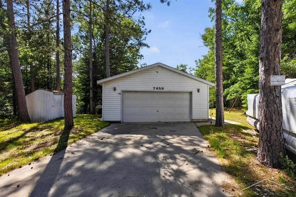 7059 Chain Lake Drive Plainfield Township MI 48761