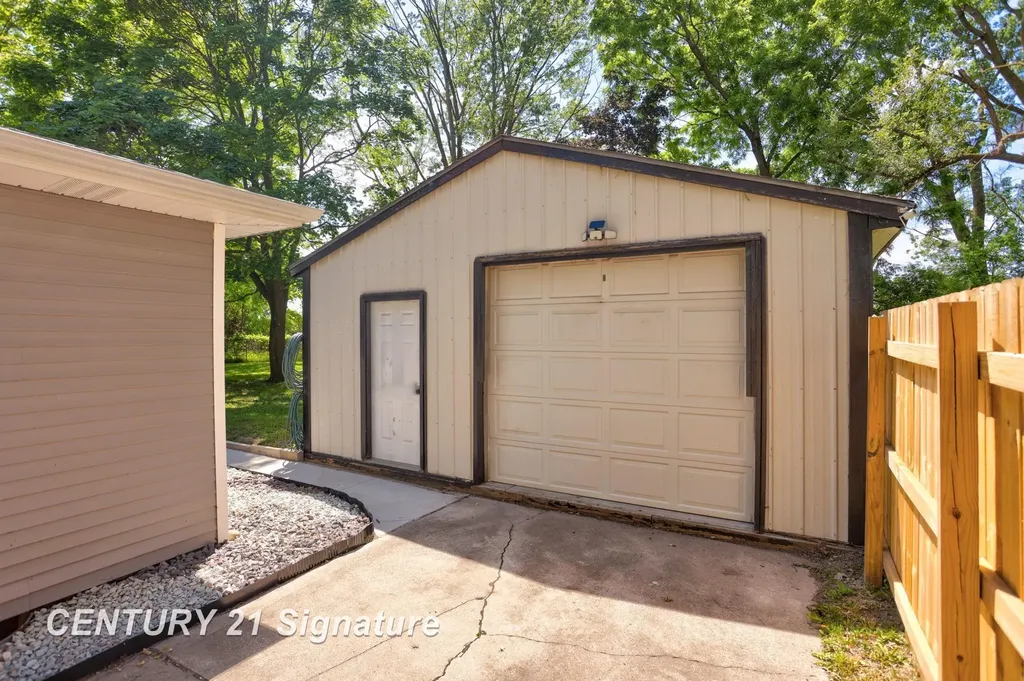3155 Walters Drive Buena Vista Charter Township MI 48601