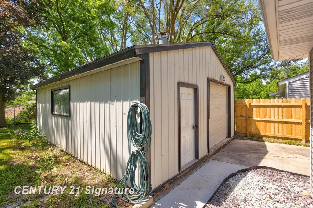 3155 Walters Drive Buena Vista Charter Township MI 48601