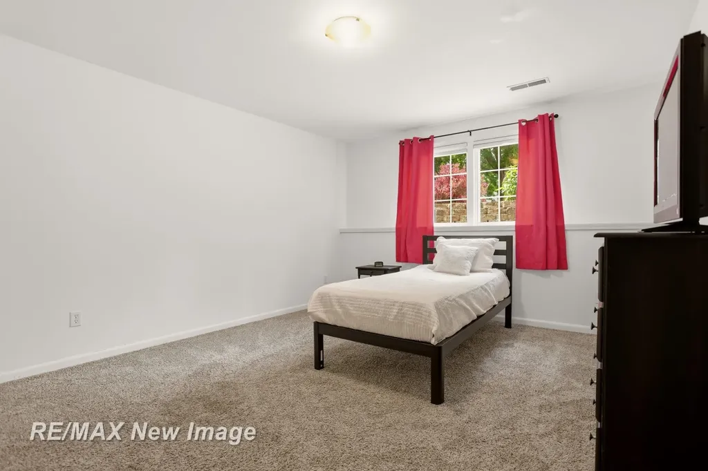 6097 Foxwood Court Saginaw Charter Township MI 48638