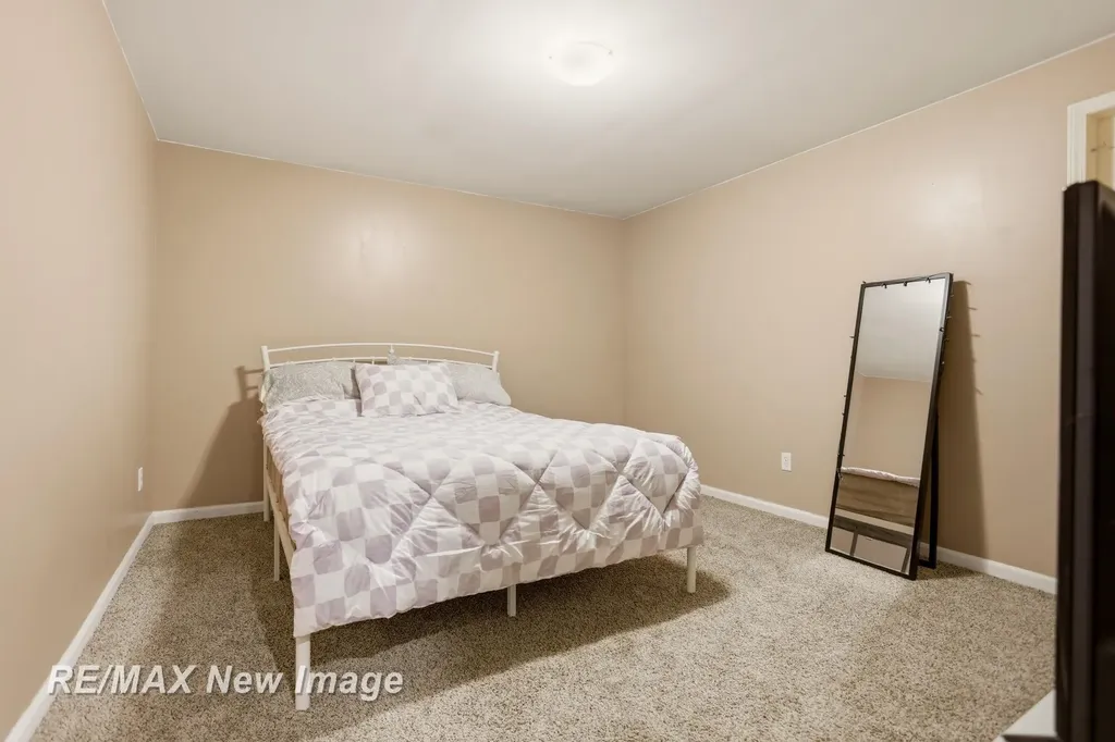 6097 Foxwood Court Saginaw Charter Township MI 48638
