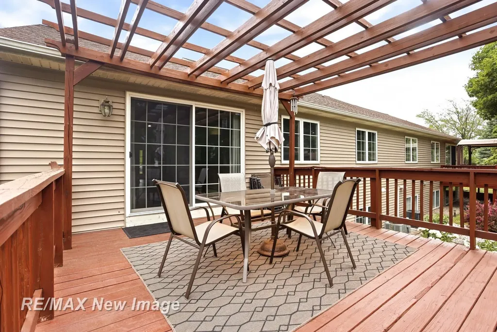 6097 Foxwood Court Saginaw Charter Township MI 48638