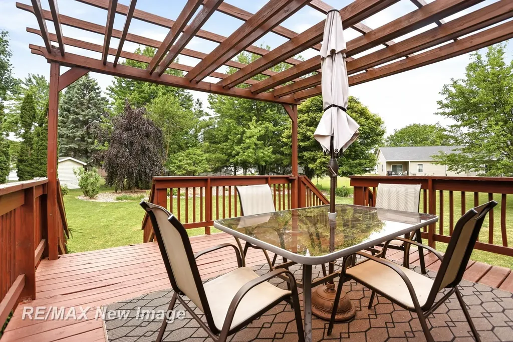 6097 Foxwood Court Saginaw Charter Township MI 48638