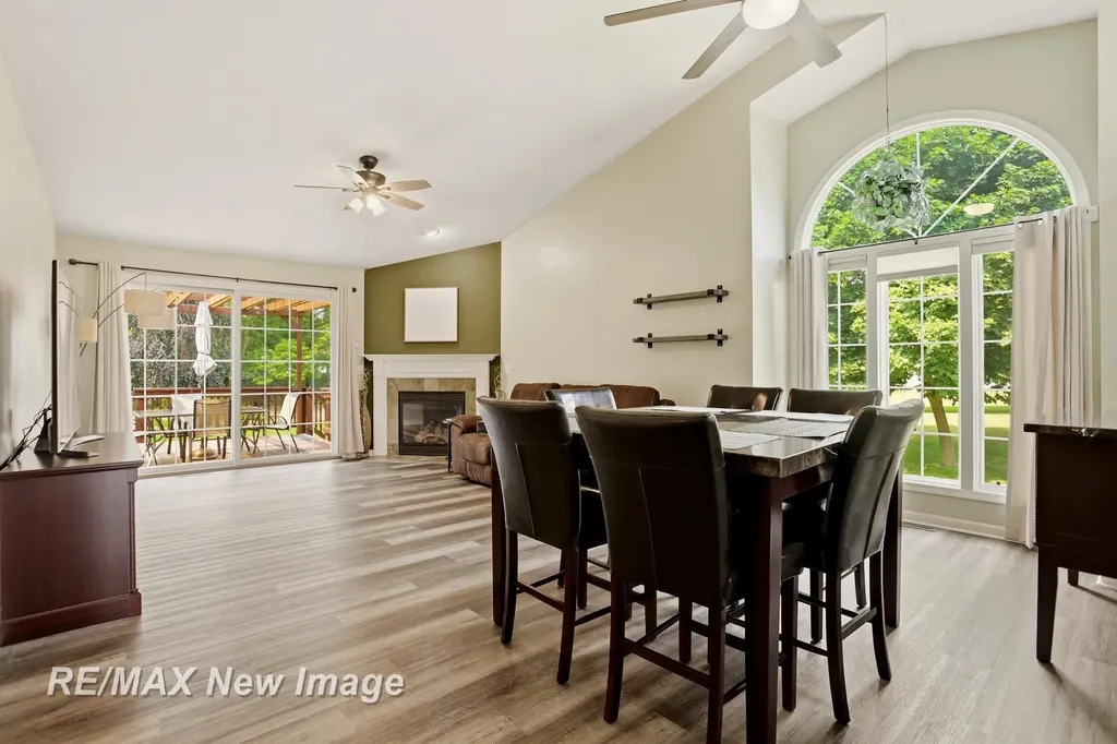 6097 Foxwood Court Saginaw Charter Township MI 48638