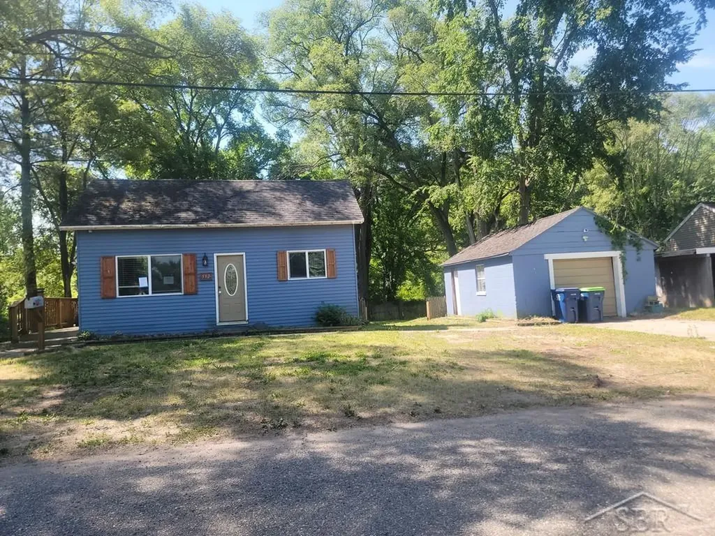 512 Coal Street Road St. Charles Township MI 48655