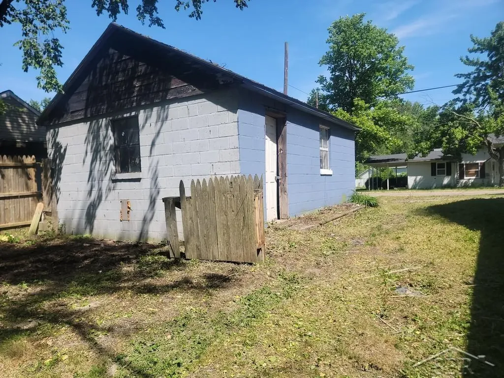 512 Coal Street Road St. Charles Township MI 48655