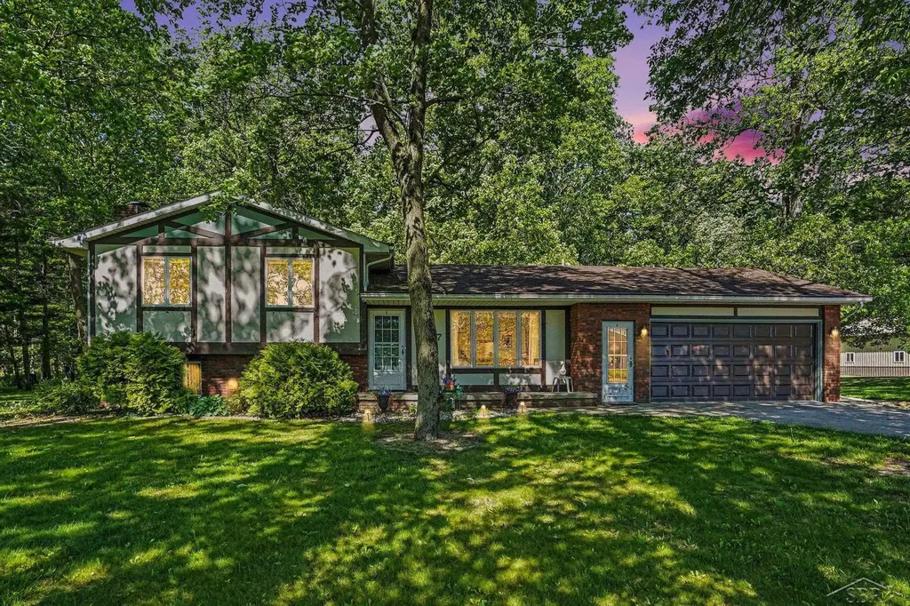 177 N Cotter Road Hampton Charter Township MI 48732