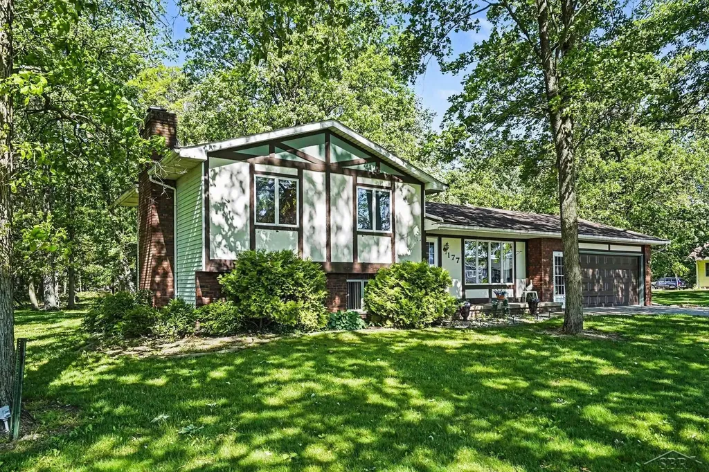 177 N Cotter Road Hampton Charter Township MI 48732