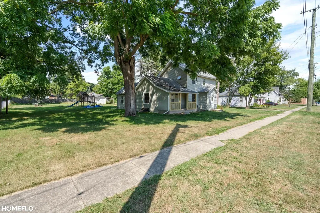 240 W 3rd Street Imlay City City MI 48444