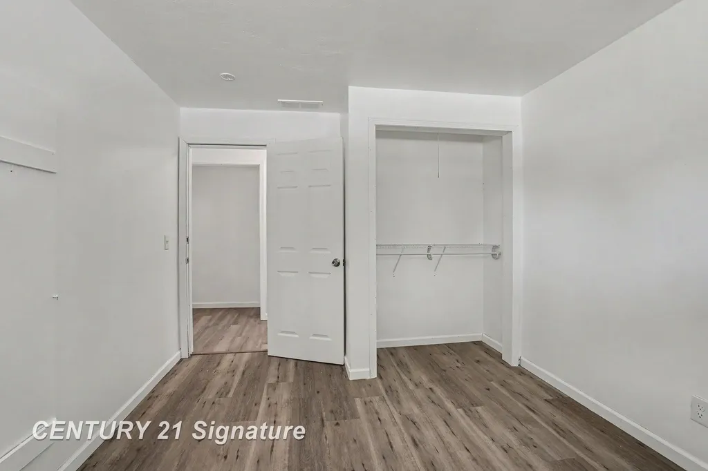 386 E Perkins Street Merrill Village MI 48637