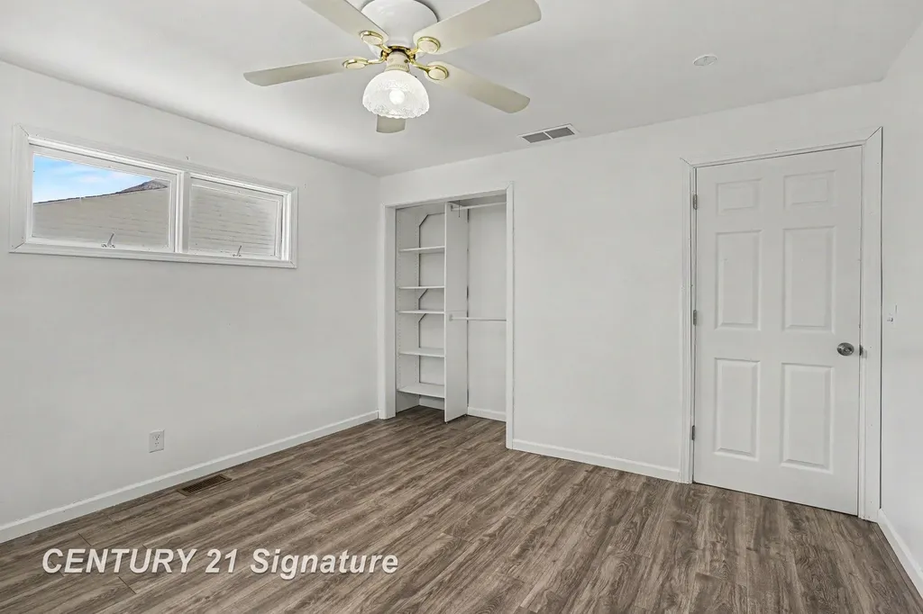 386 E Perkins Street Merrill Village MI 48637