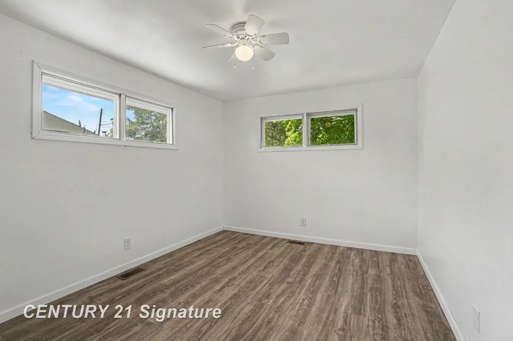 386 E Perkins Street Merrill Village MI 48637