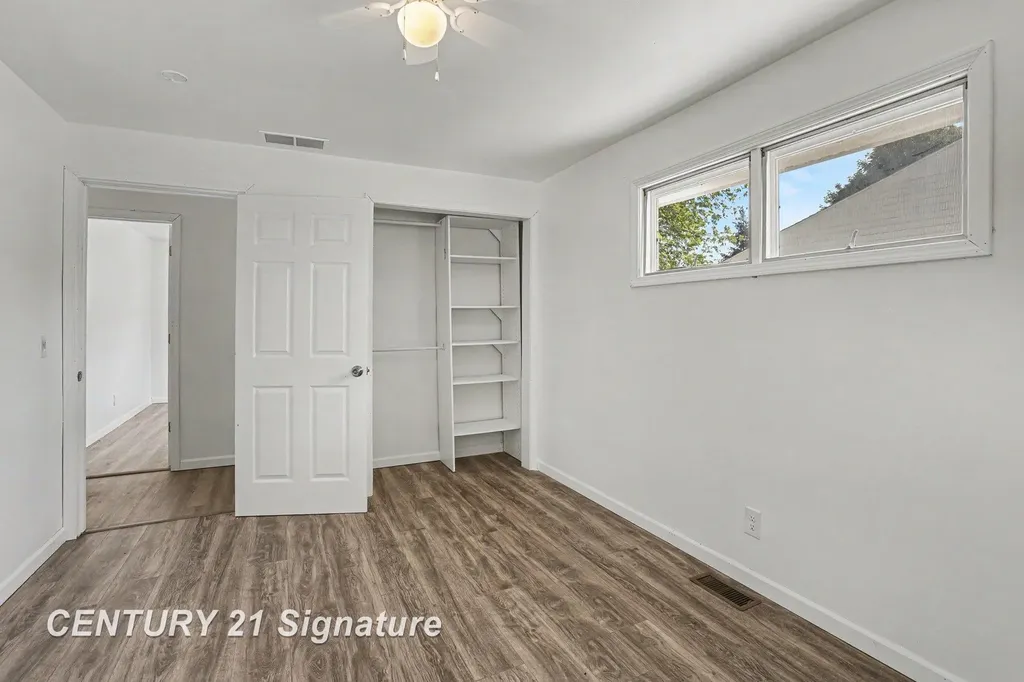 386 E Perkins Street Merrill Village MI 48637