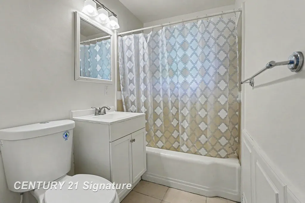 386 E Perkins Street Merrill Village MI 48637
