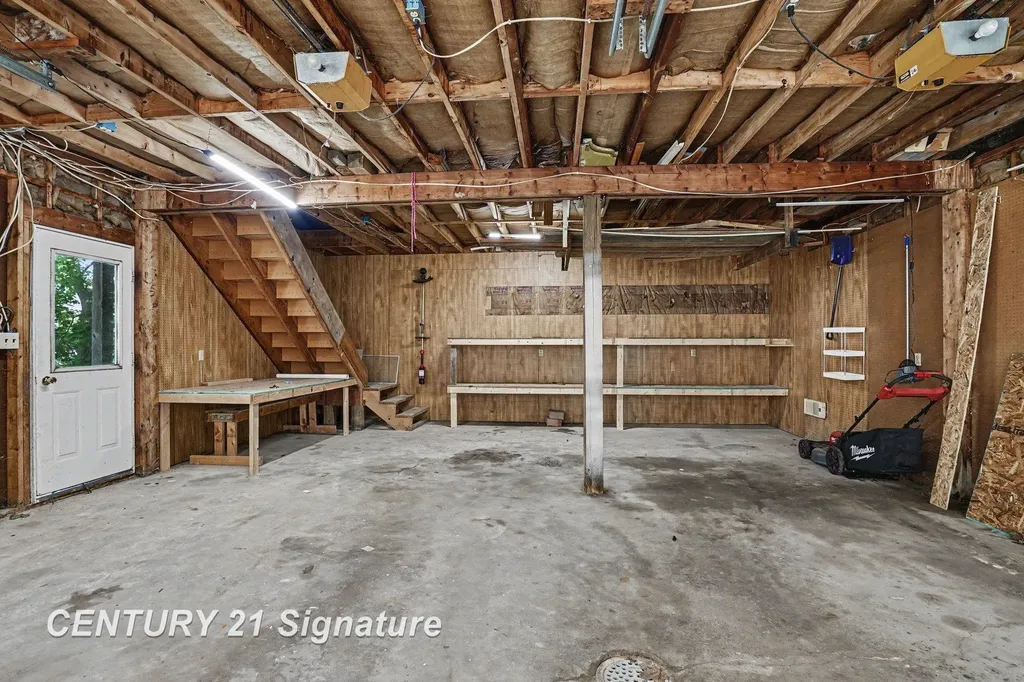 386 E Perkins Street Merrill Village MI 48637