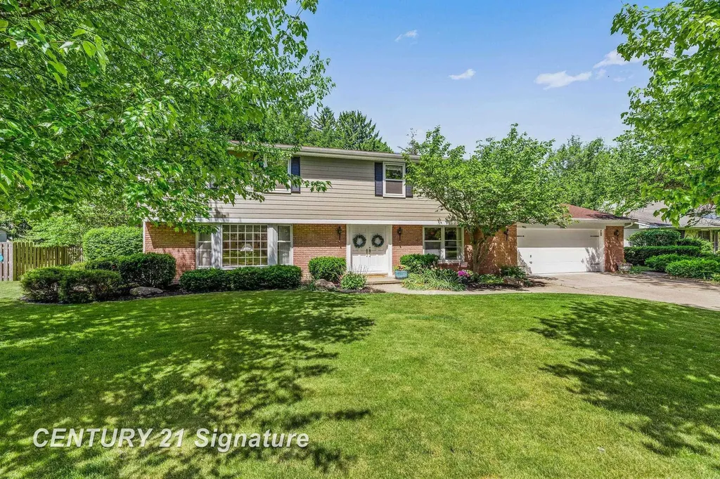 358 Somerset Road Saginaw Charter Township MI 48638