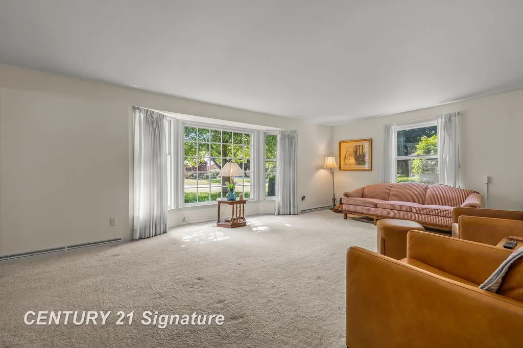 358 Somerset Road Saginaw Charter Township MI 48638
